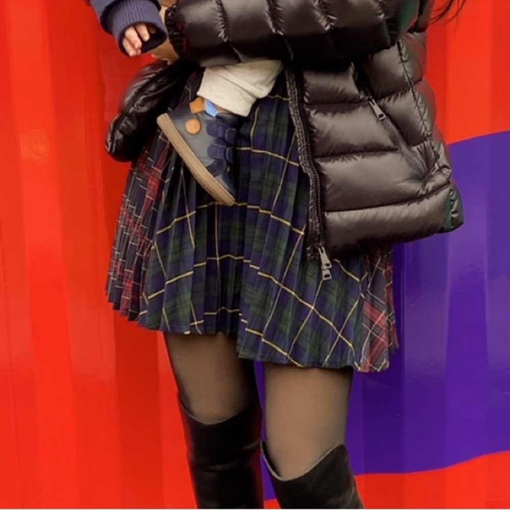 Pleated mini skirt. Double patterns in great condition